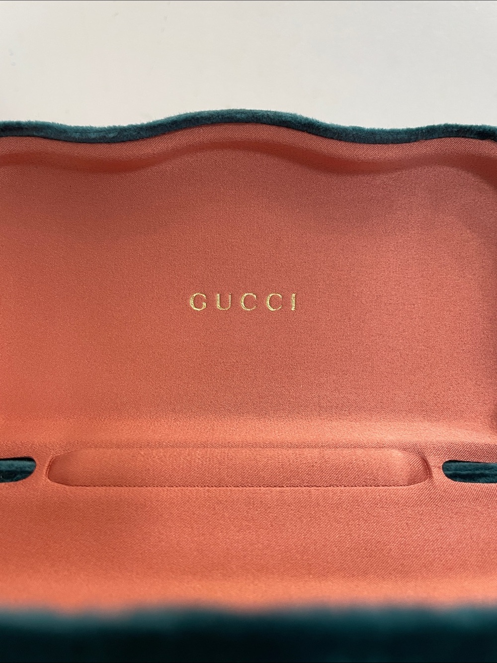 G u c c i Plush Velvet Eyewear Case in Teal - Picture 3 of 7